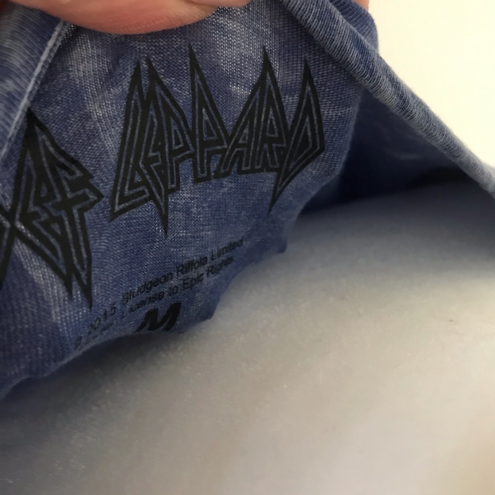 Def Leppard Distressed Tee - Picture 6 of 6